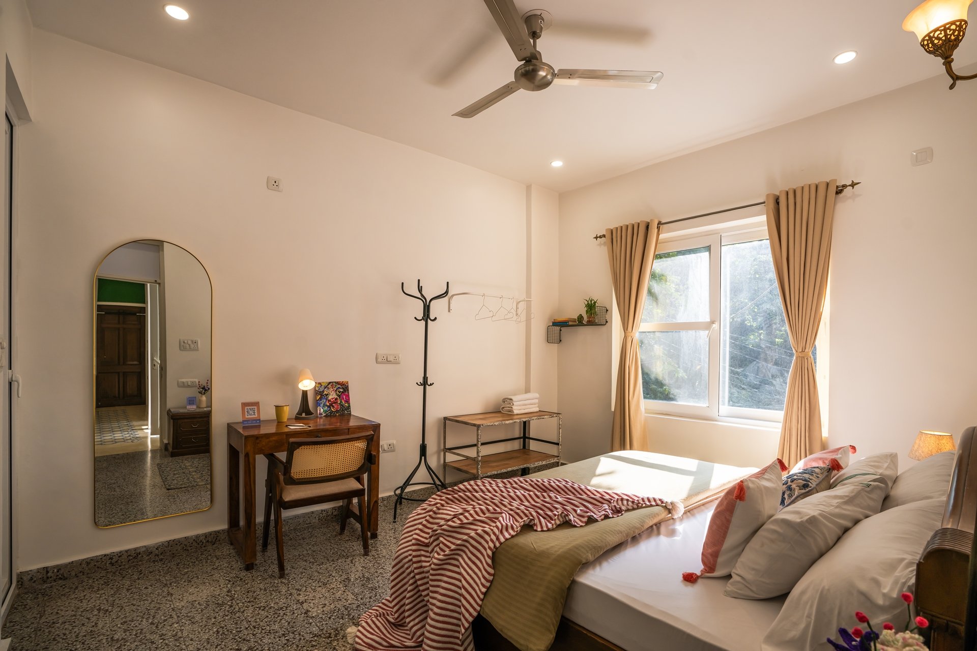 Deluxe Room (non-AC)