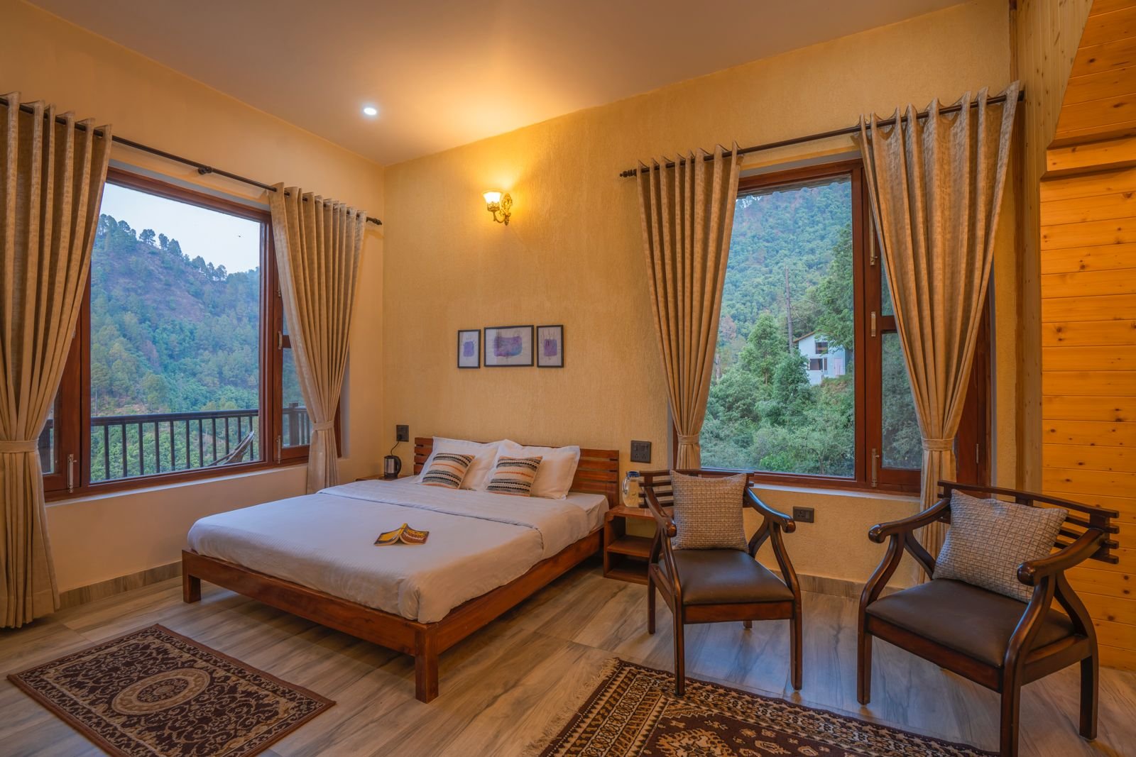 Deluxe Private Room (with Private Balcony)