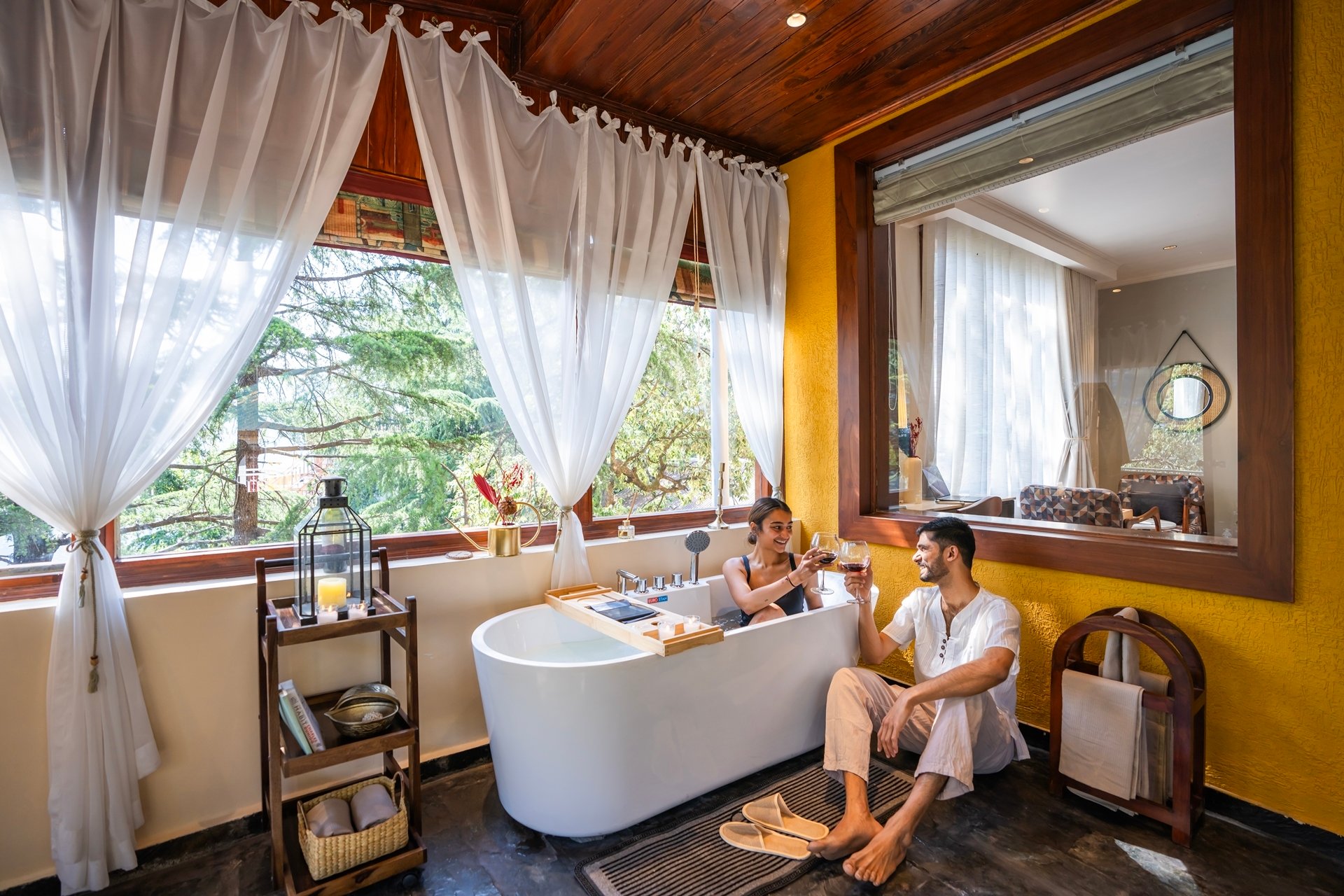 Luxury Suite (with valley view, private deck & bathtub)