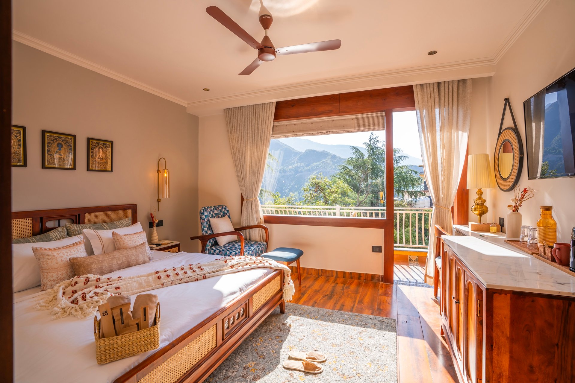 Superior Room (with mountain view & private balcony)