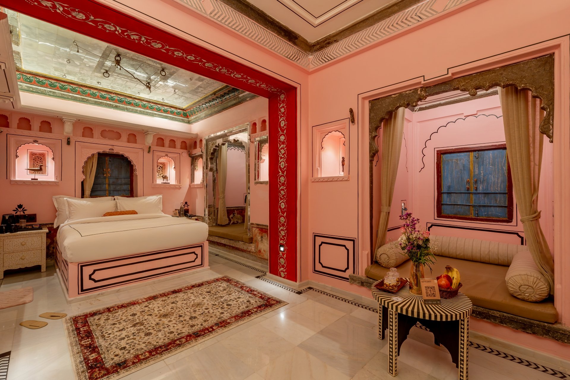 The Gulaab Suite (with Bathtub)