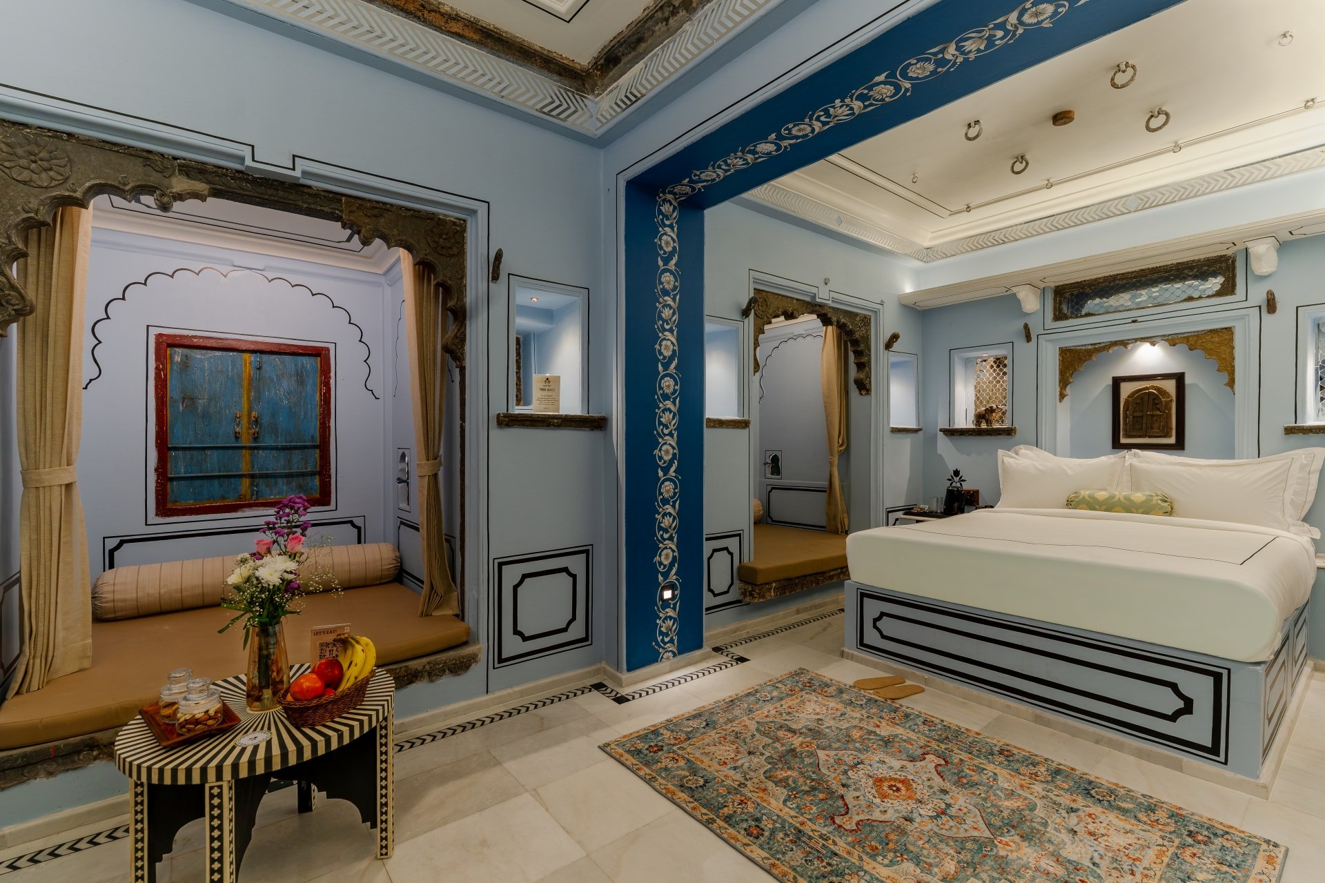 The Nilofer Suite (with Bathtub)