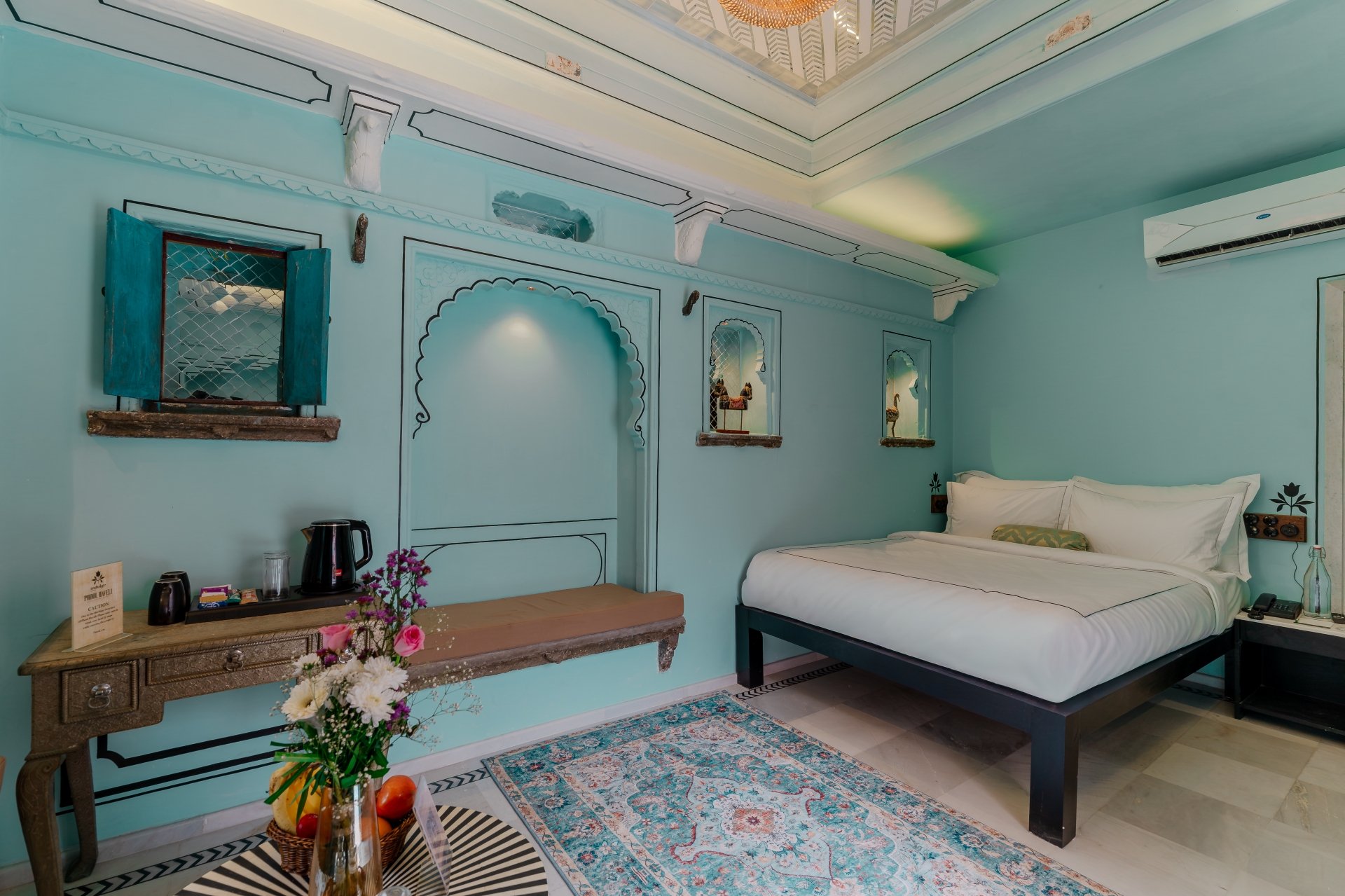 The Mogra Suite (with Bathtub)