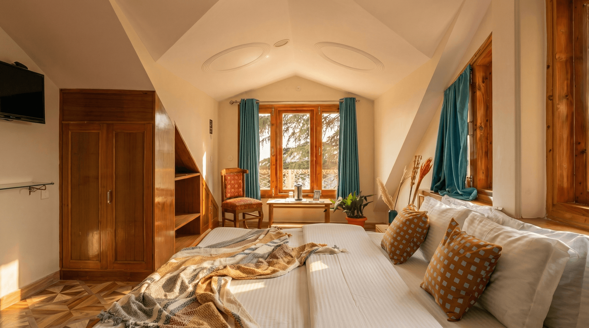 Superior Attic Room