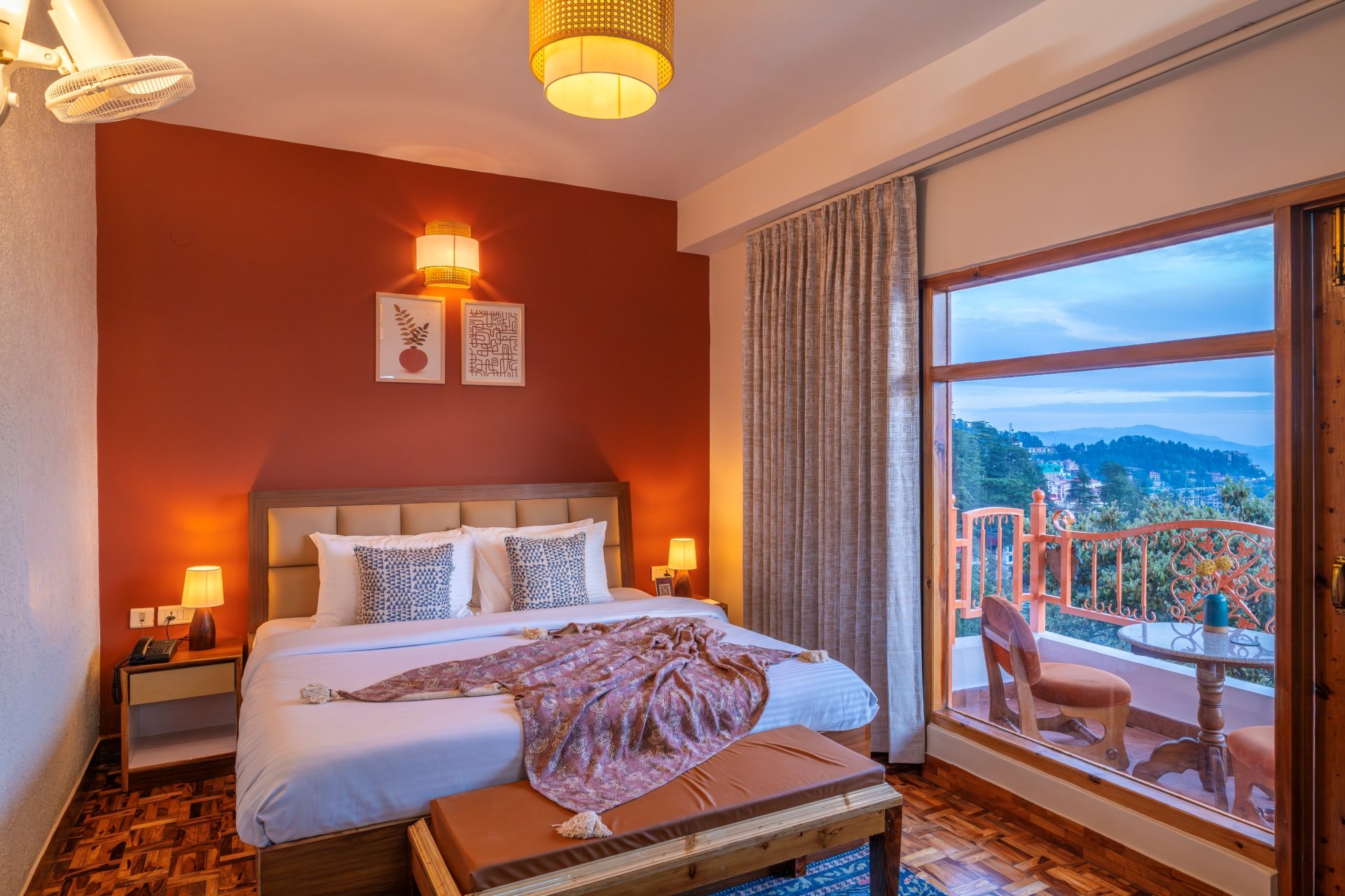 Premium Room (with balcony & mountain view)