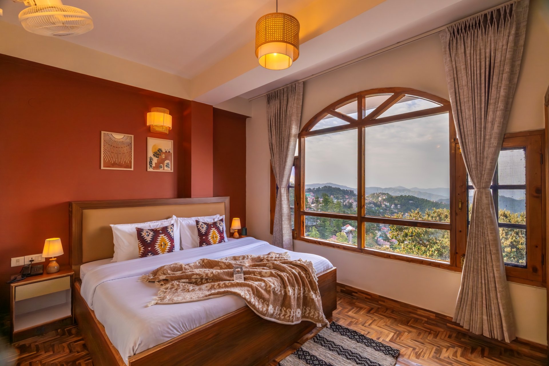 Deluxe Room (with mountain view)