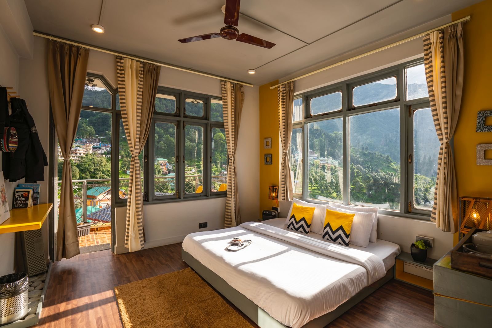 Standard Room (wide valley view)